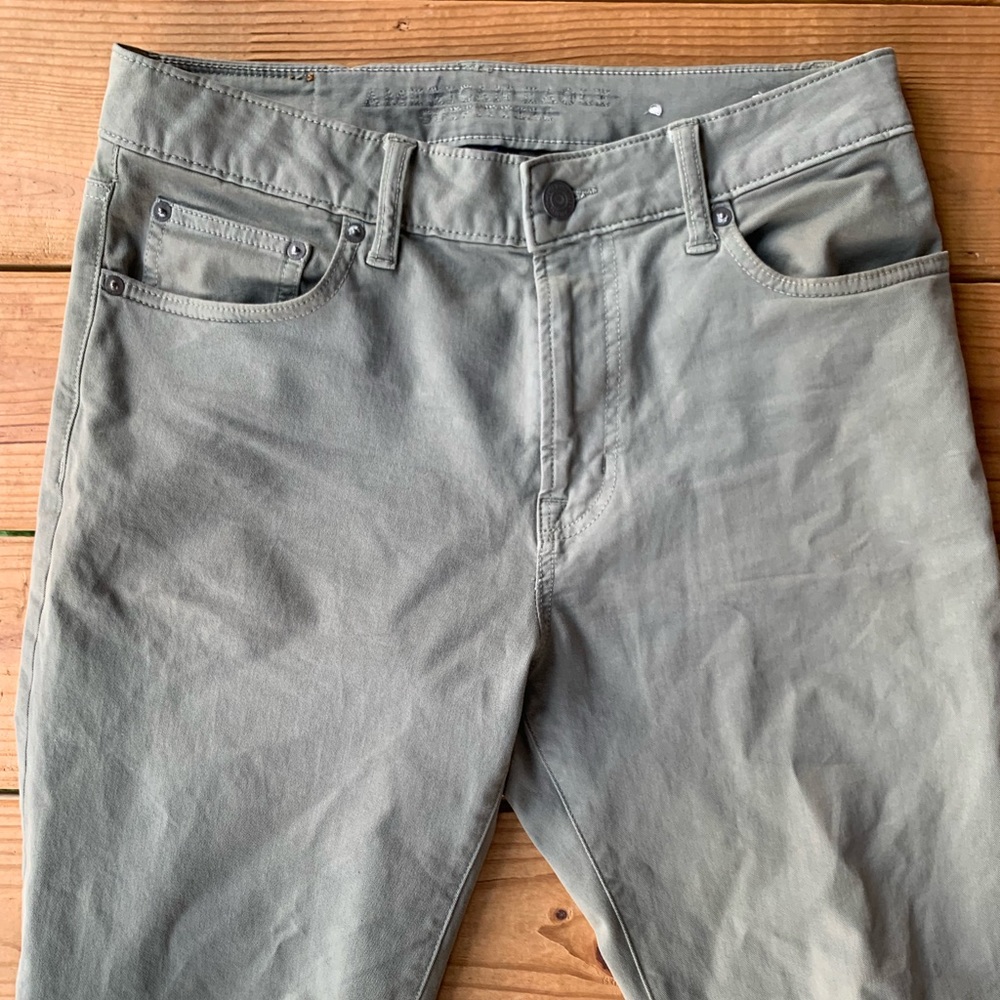 31x34 American Eagle Pale Green Pants